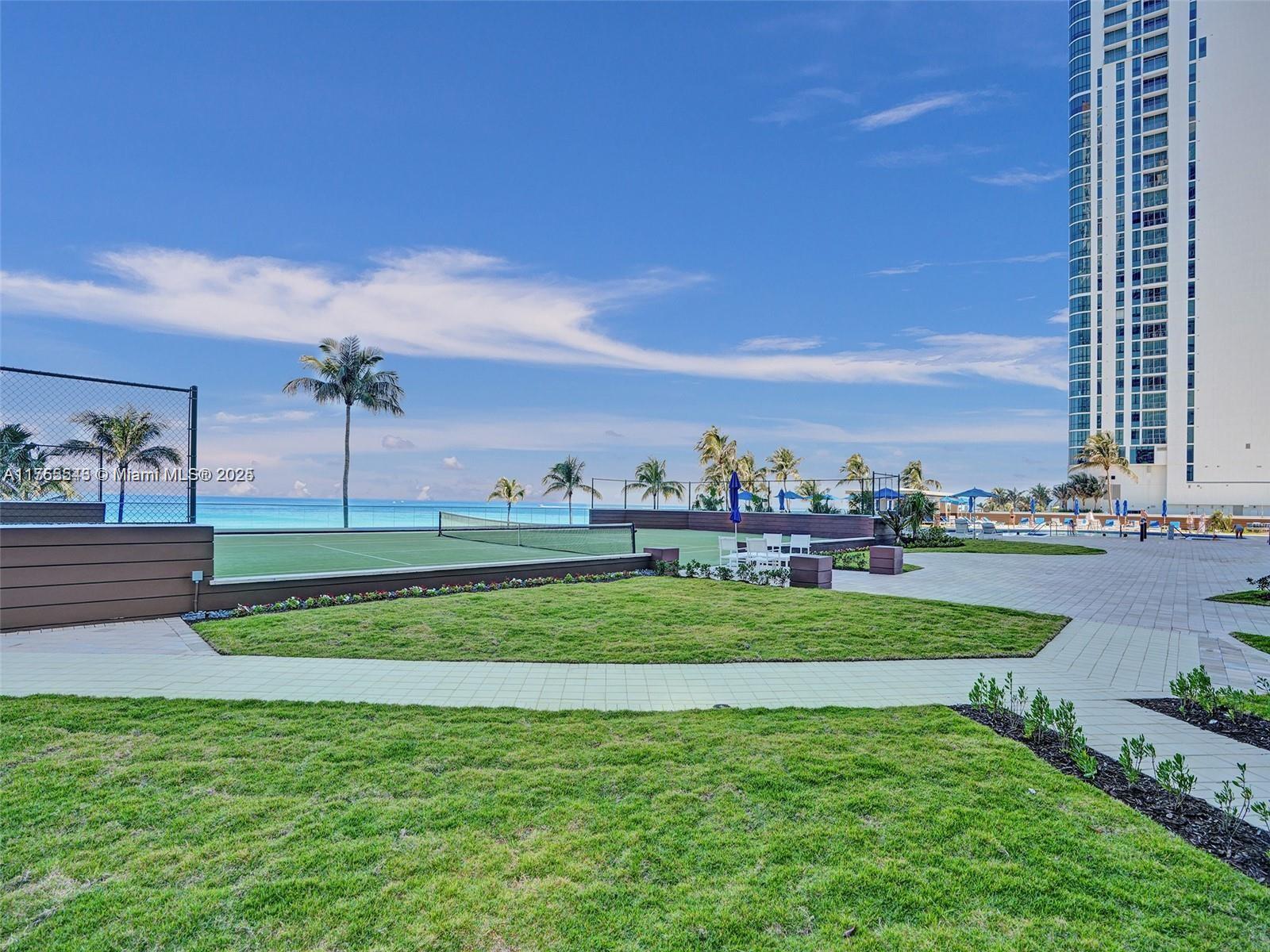 THE PINNACLE CONDO - Residential