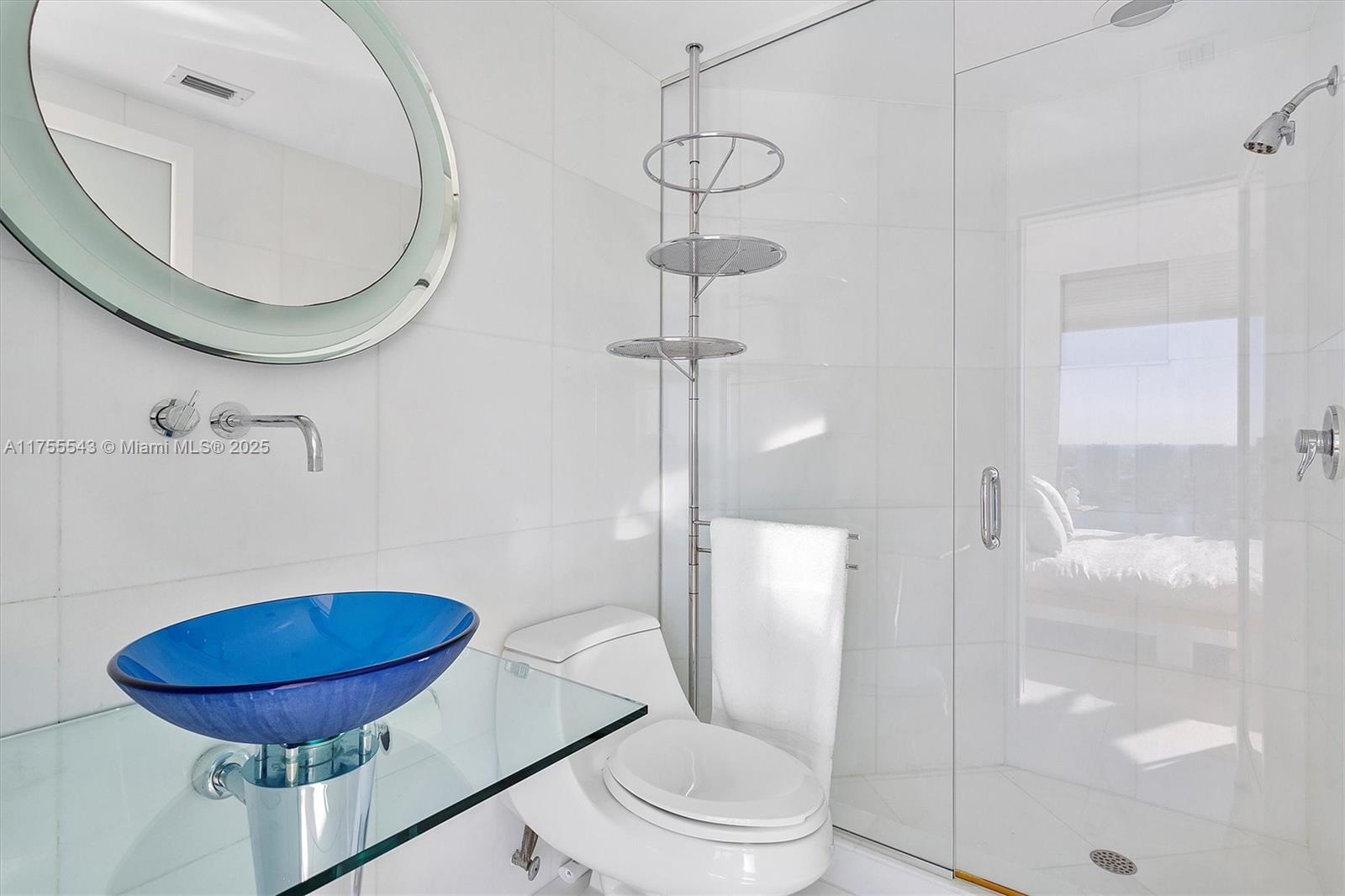 THE PINNACLE CONDO - Residential