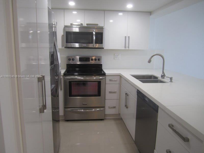 BRICKELL KEY II CONDO - Residential