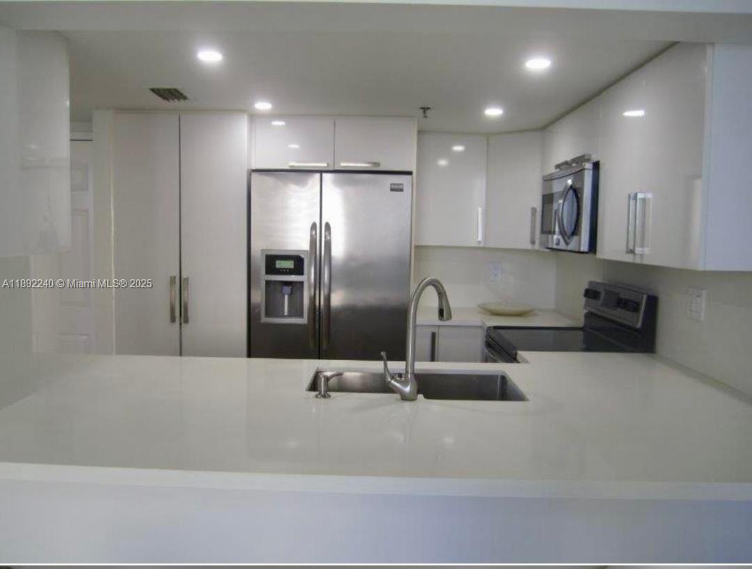 BRICKELL KEY II CONDO - Residential