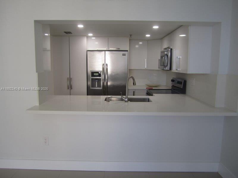 BRICKELL KEY II CONDO - Residential