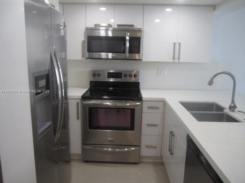 BRICKELL KEY II CONDO - Residential