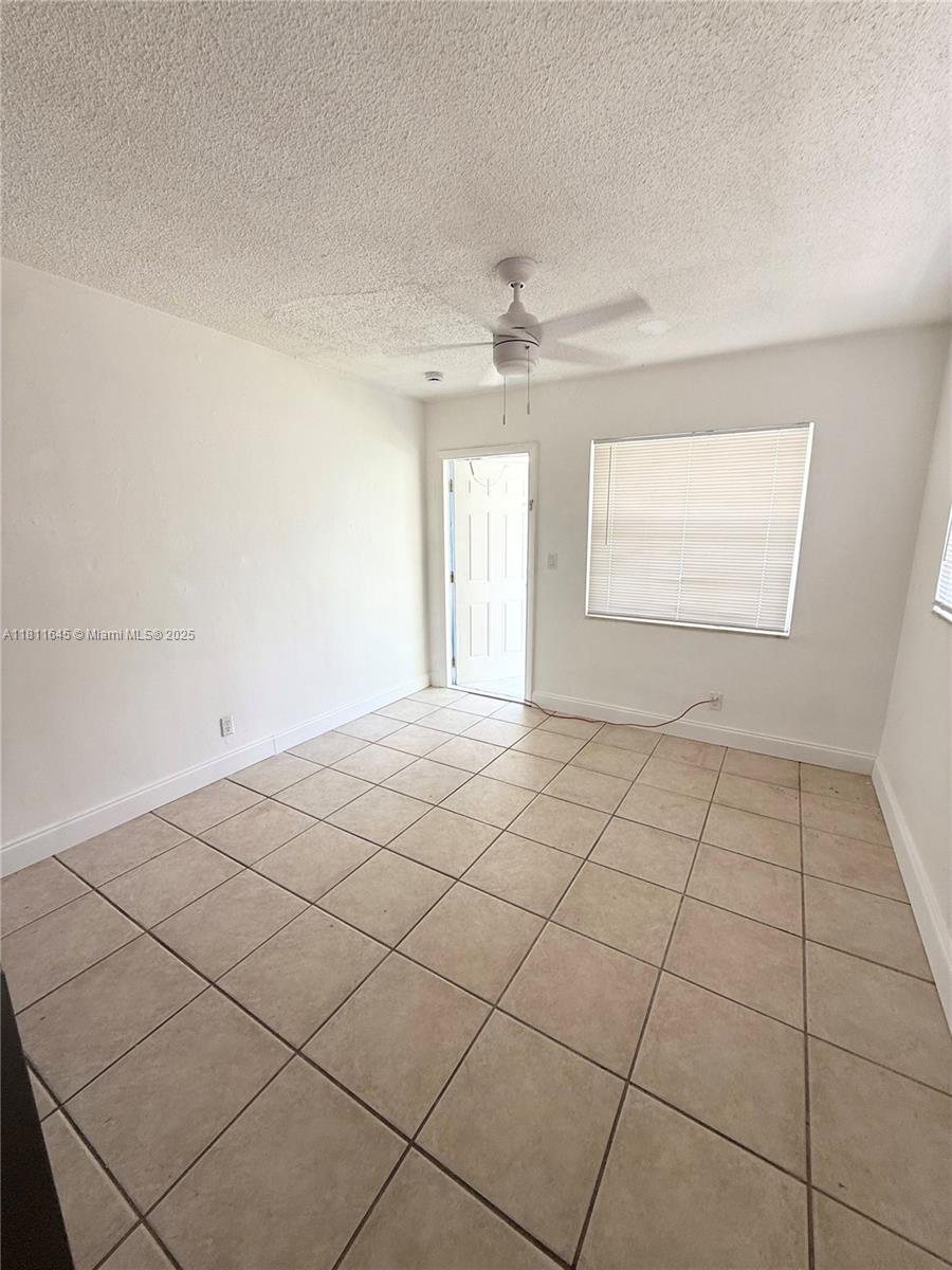 Rental Property at 241 Se Park St 4, Dania Beach, Miami-Dade County, Florida - Bathrooms: 1  - $1,050 MO.