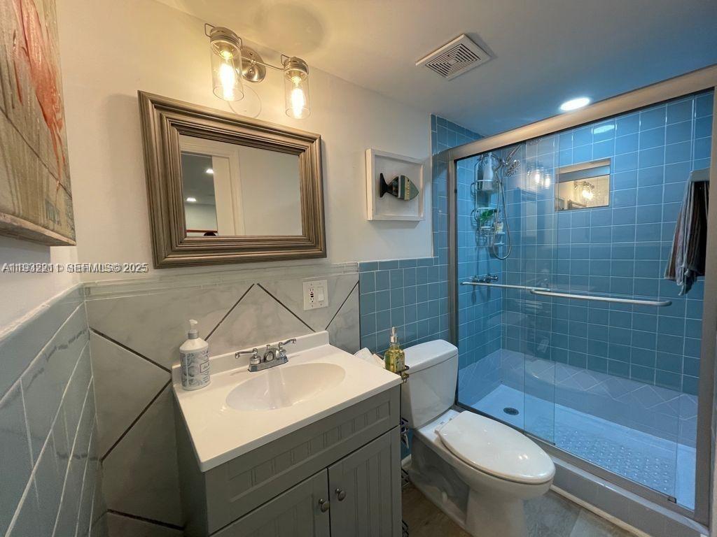 LA MAR BREEZE CONDO - Residential Lease