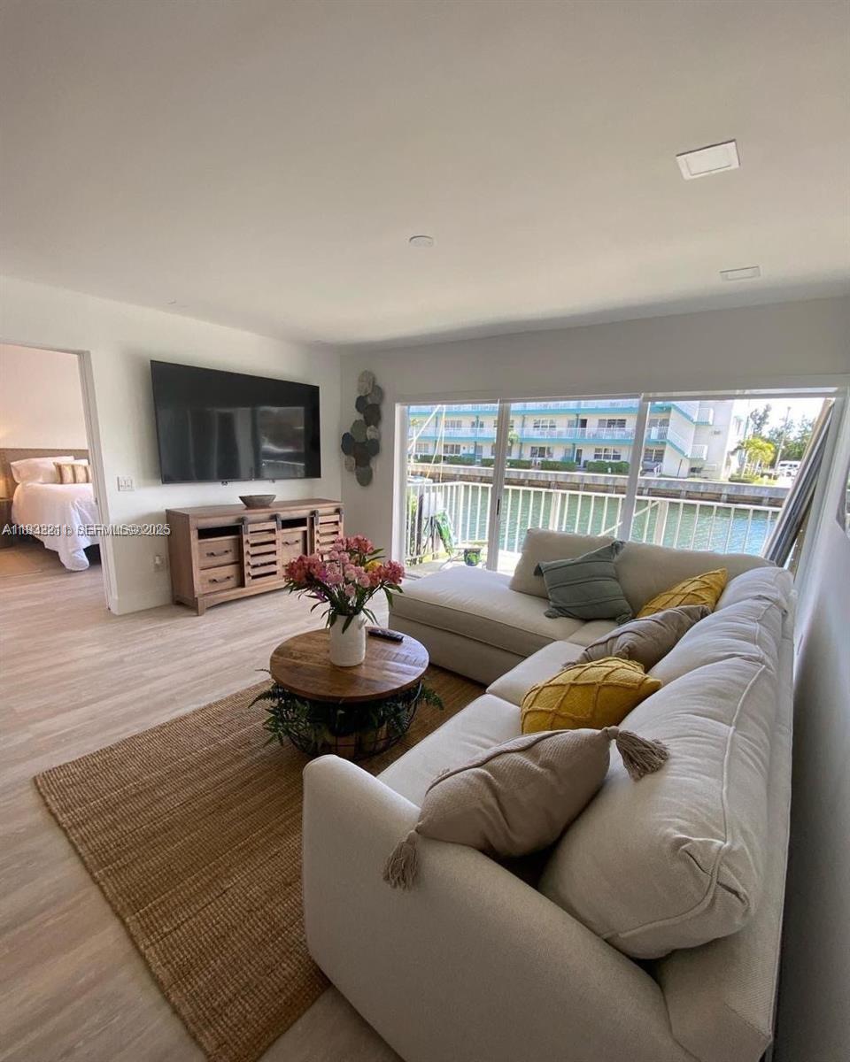 LA MAR BREEZE CONDO - Residential Lease