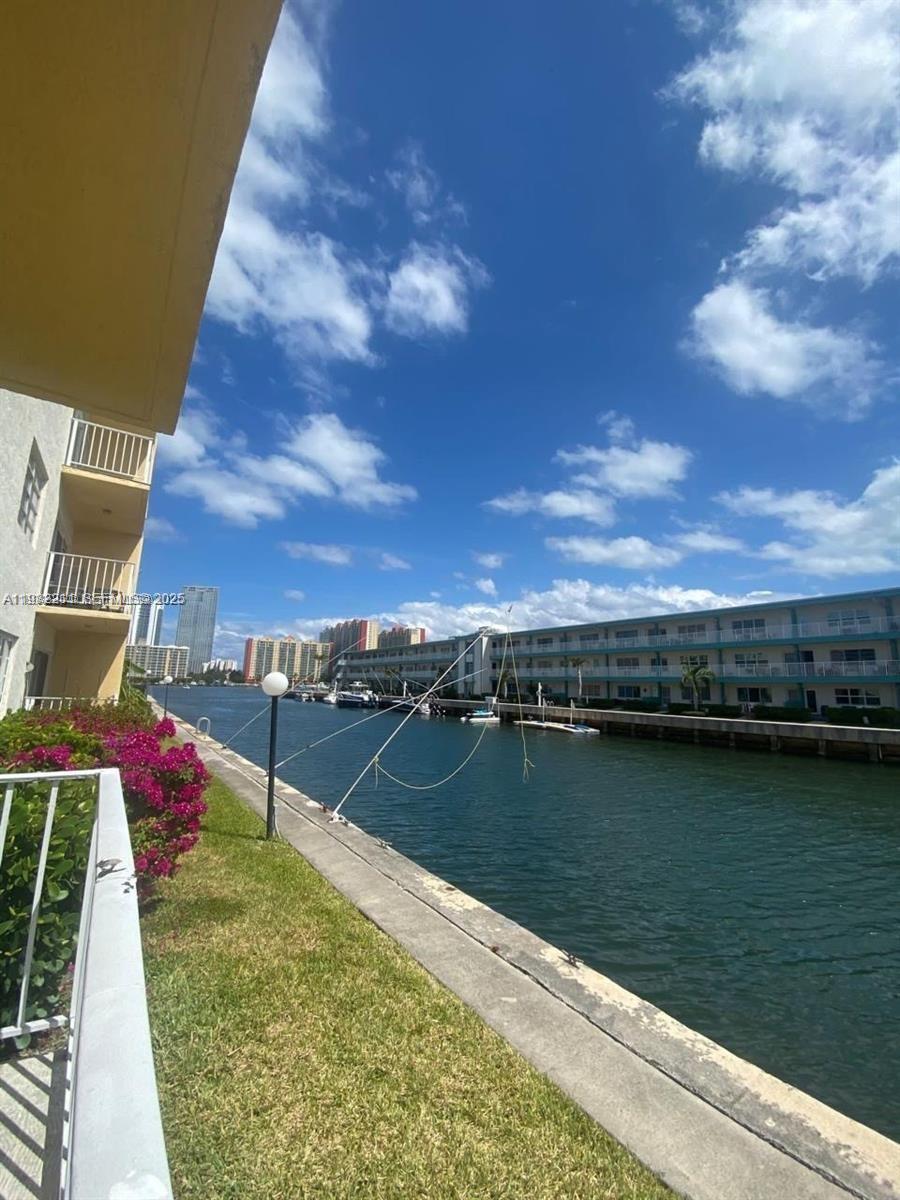 LA MAR BREEZE CONDO - Residential Lease