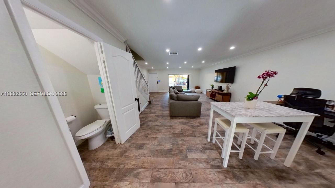 TARACOMA TOWNHOMES CONDO - Residential