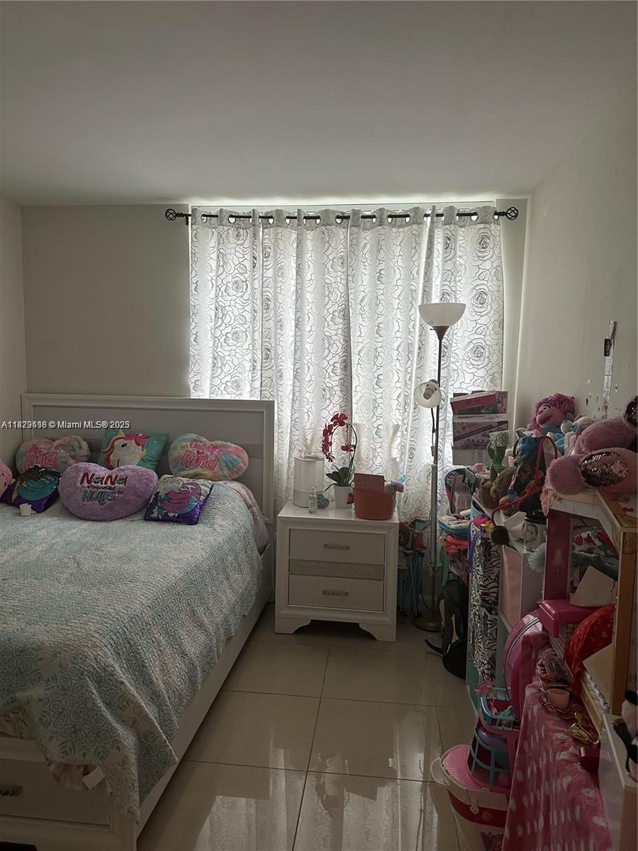 LAKES OF JACARANDA CONDO - Residential Lease