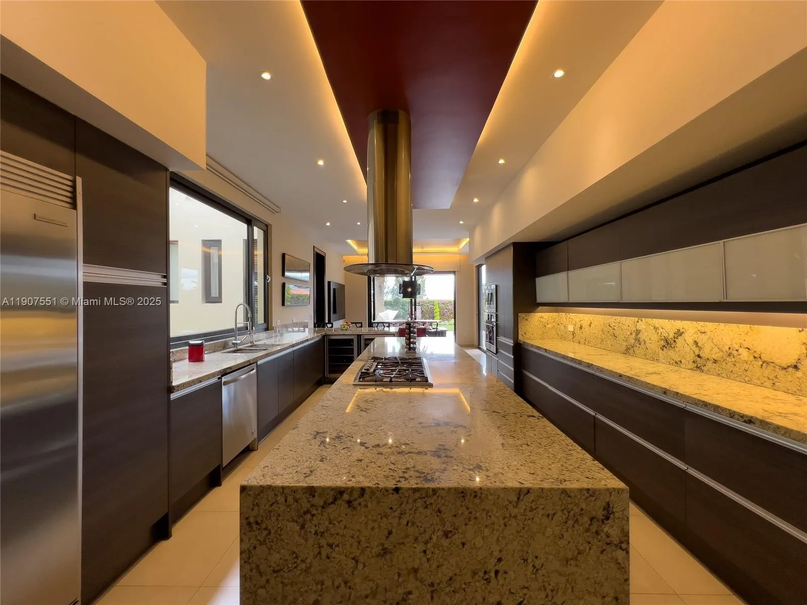 Ecuador, 8 Bedrooms Bedrooms, ,11 BathroomsBathrooms,Residential,Active,254327