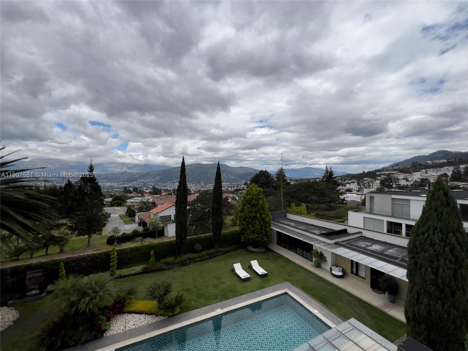 Rincon Del Valle - Residential