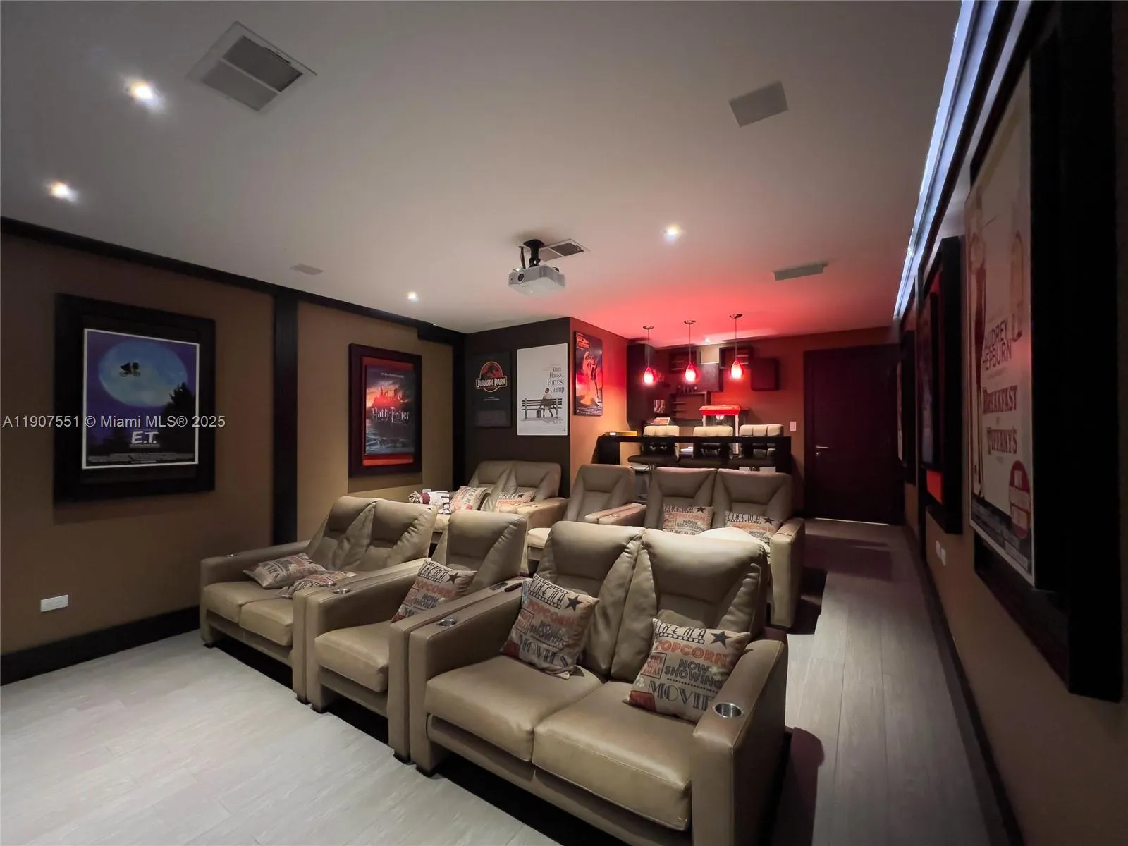 Ecuador, 8 Bedrooms Bedrooms, ,11 BathroomsBathrooms,Residential,Active,254327