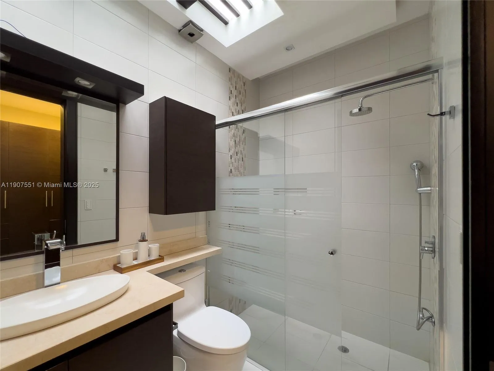 Ecuador, 8 Bedrooms Bedrooms, ,11 BathroomsBathrooms,Residential,Active,254327