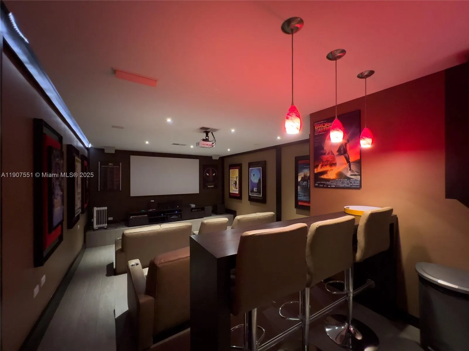 Ecuador, 8 Bedrooms Bedrooms, ,11 BathroomsBathrooms,Residential,Active,254327