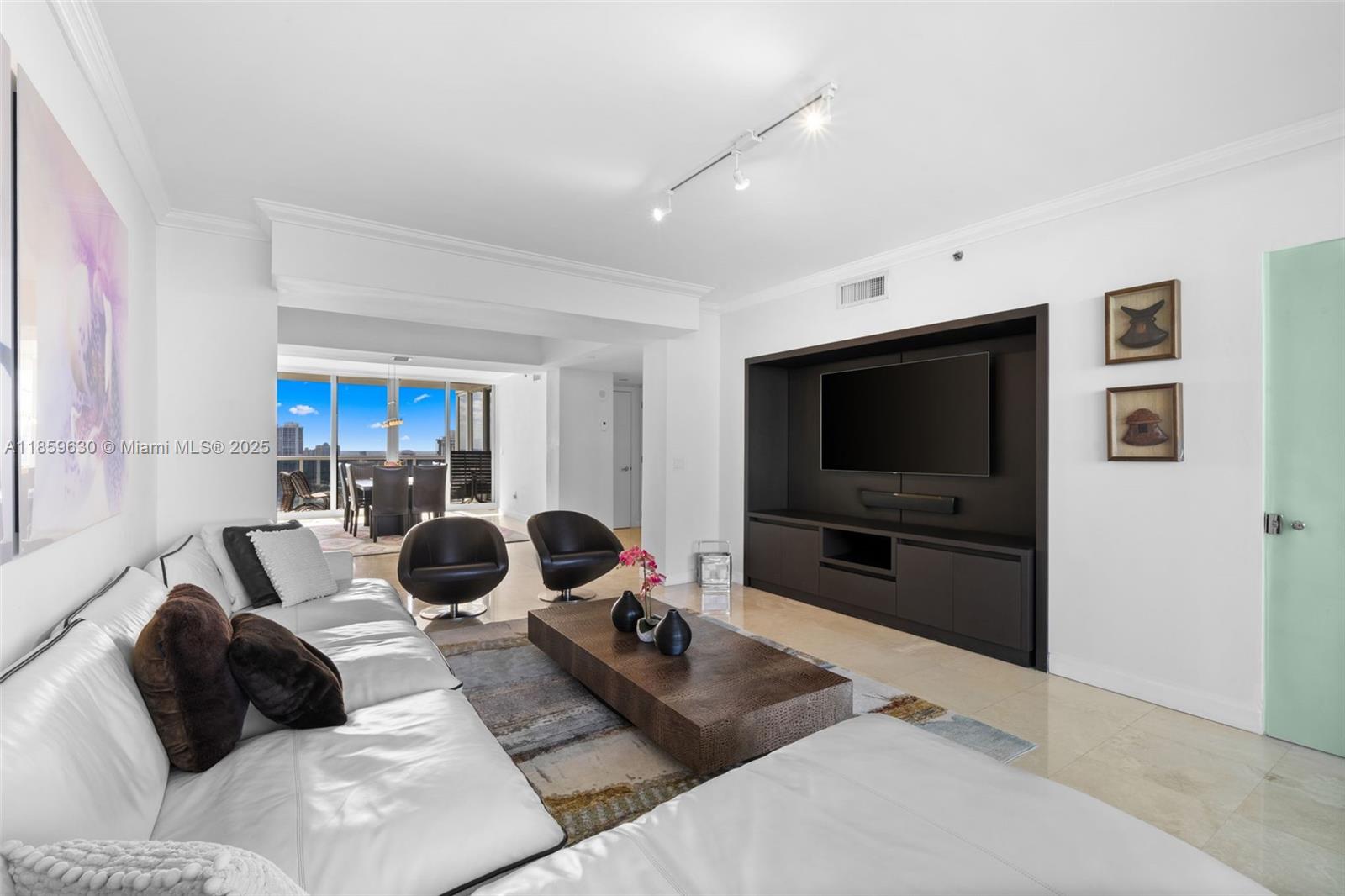 19111 Collins Ave 2704