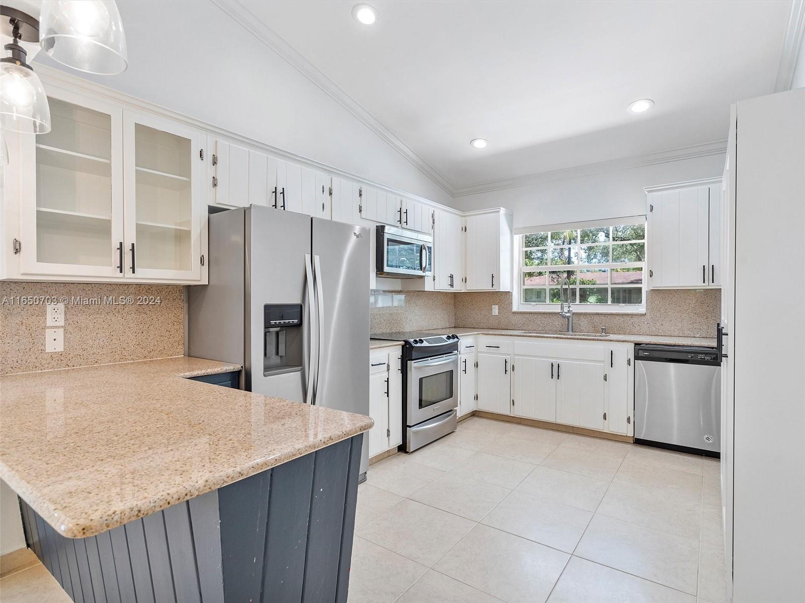 CG RIVIERA SEC 3 REV - Residential Lease