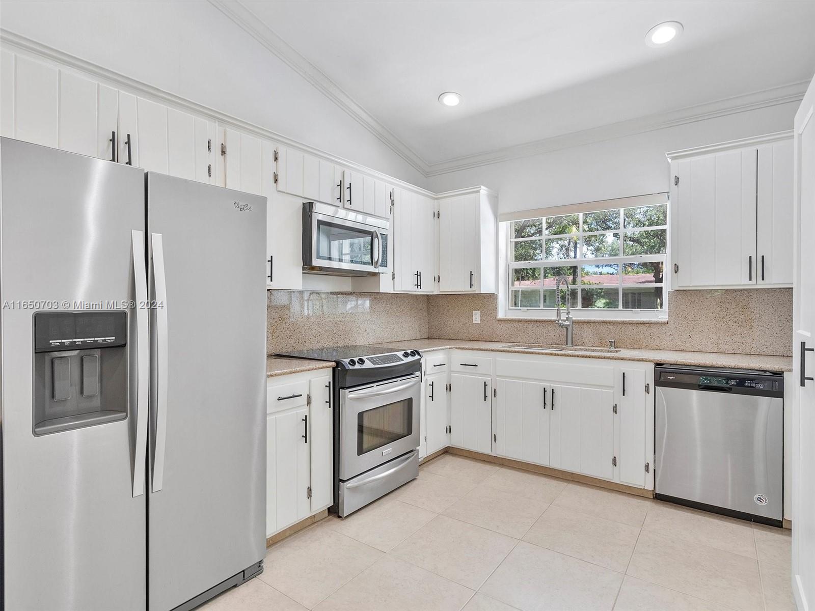 CG RIVIERA SEC 3 REV - Residential Lease