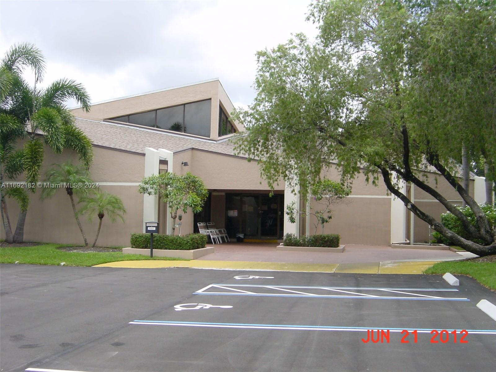 SANDS POINT CONDOMINIUM V - Residential Lease