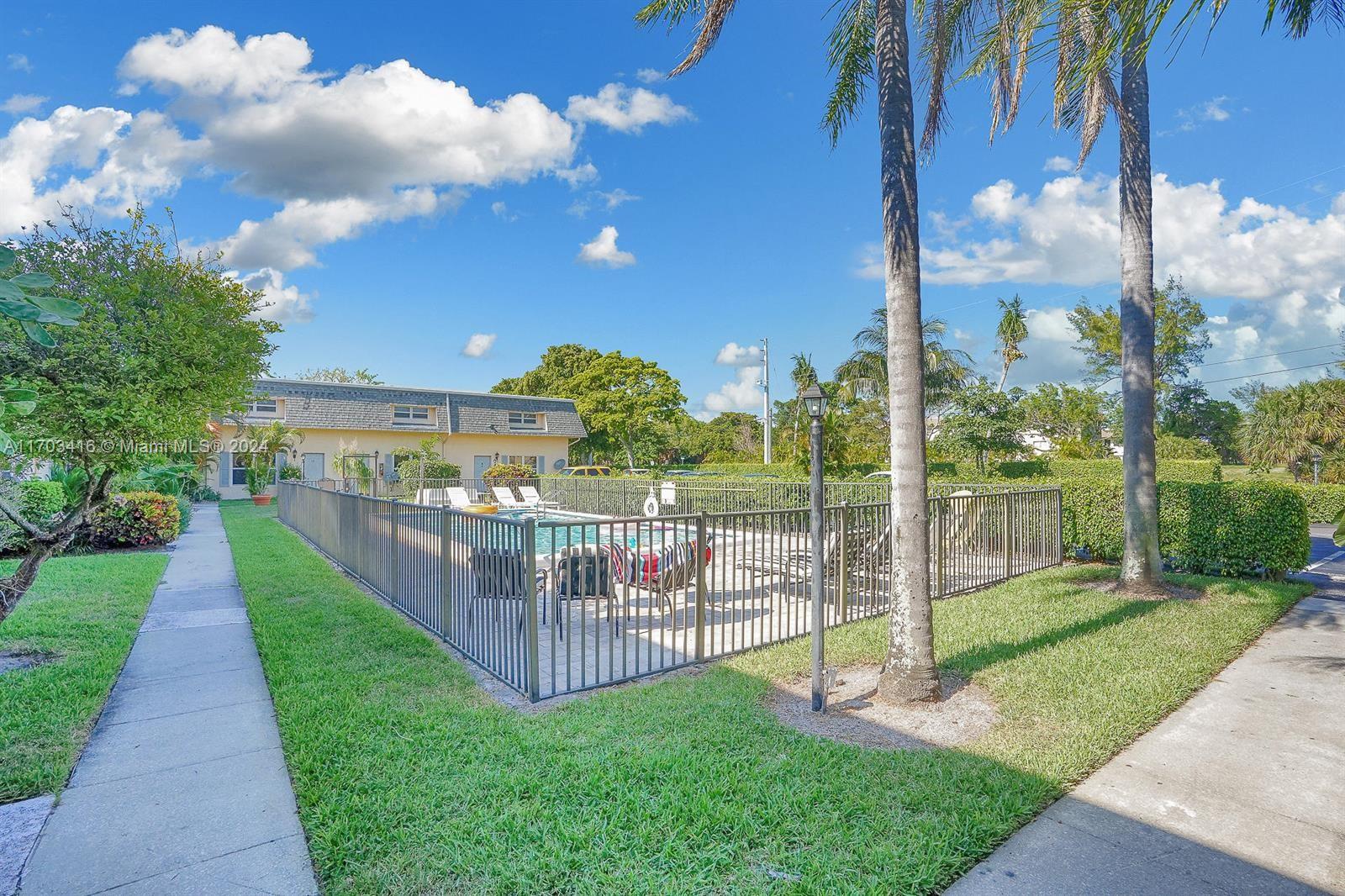 VERSAILLES VILLAS - Residential