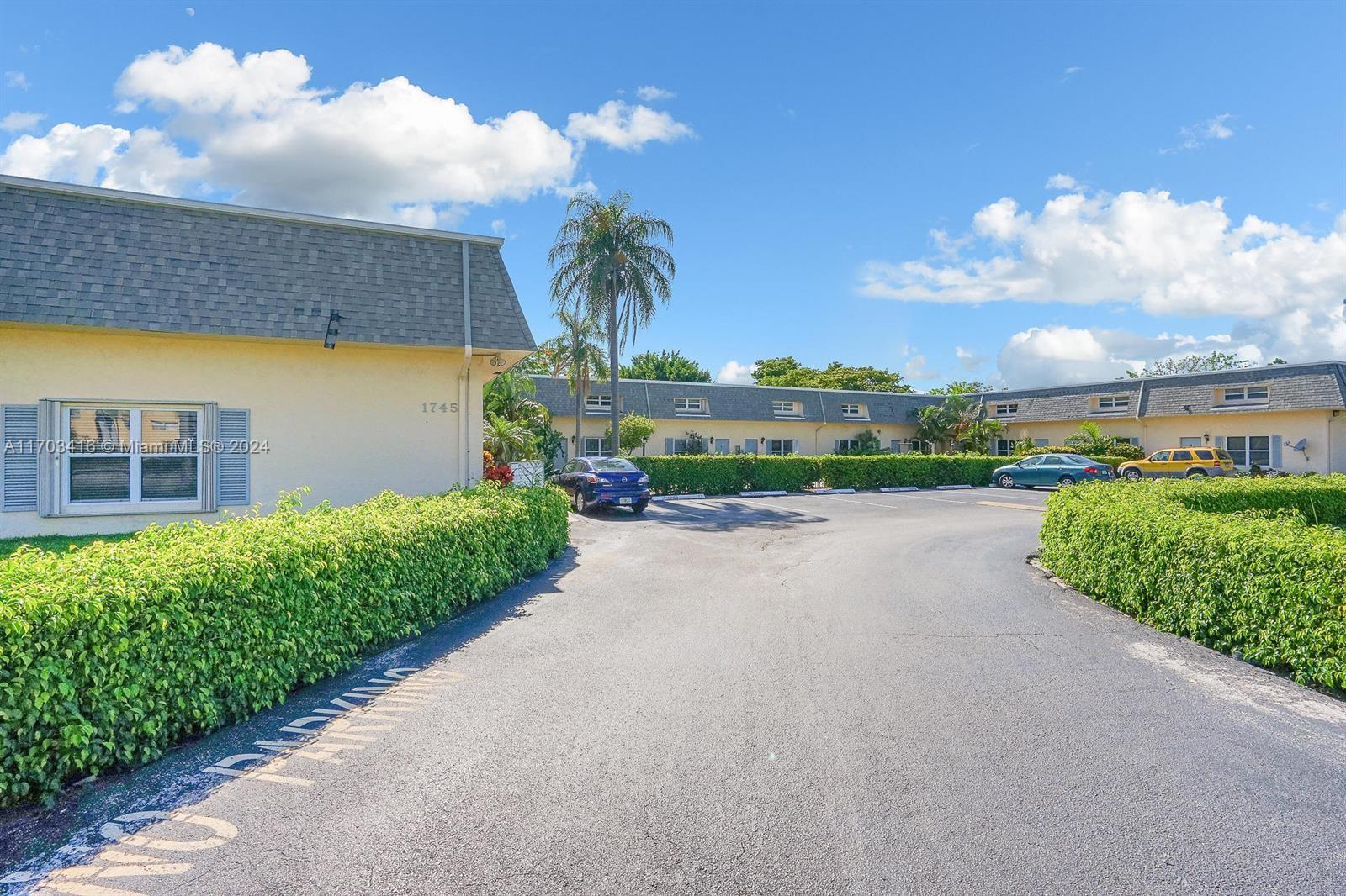 VERSAILLES VILLAS - Residential