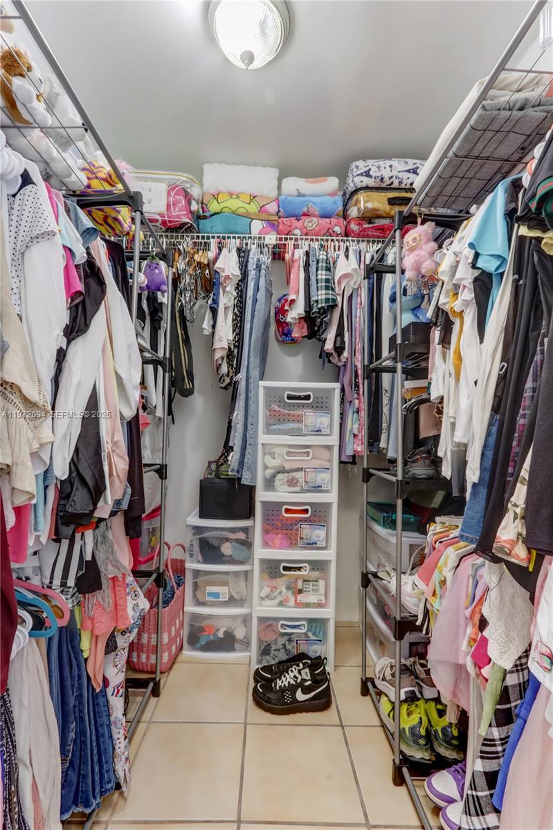 ROYAL GLEN - Residential