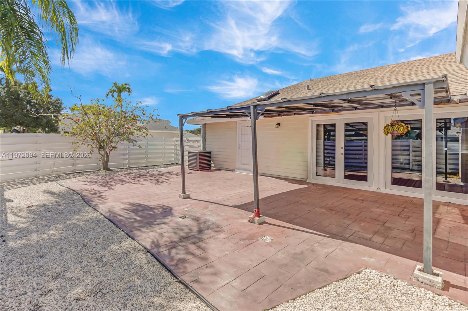 ROYAL GLEN - Residential