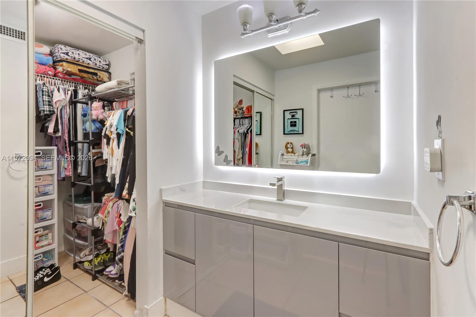 ROYAL GLEN - Residential