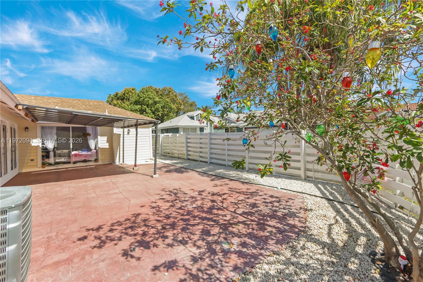 ROYAL GLEN - Residential