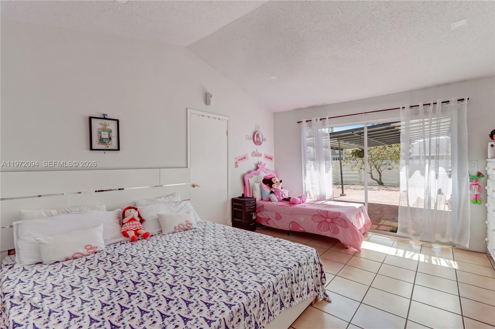 ROYAL GLEN - Residential