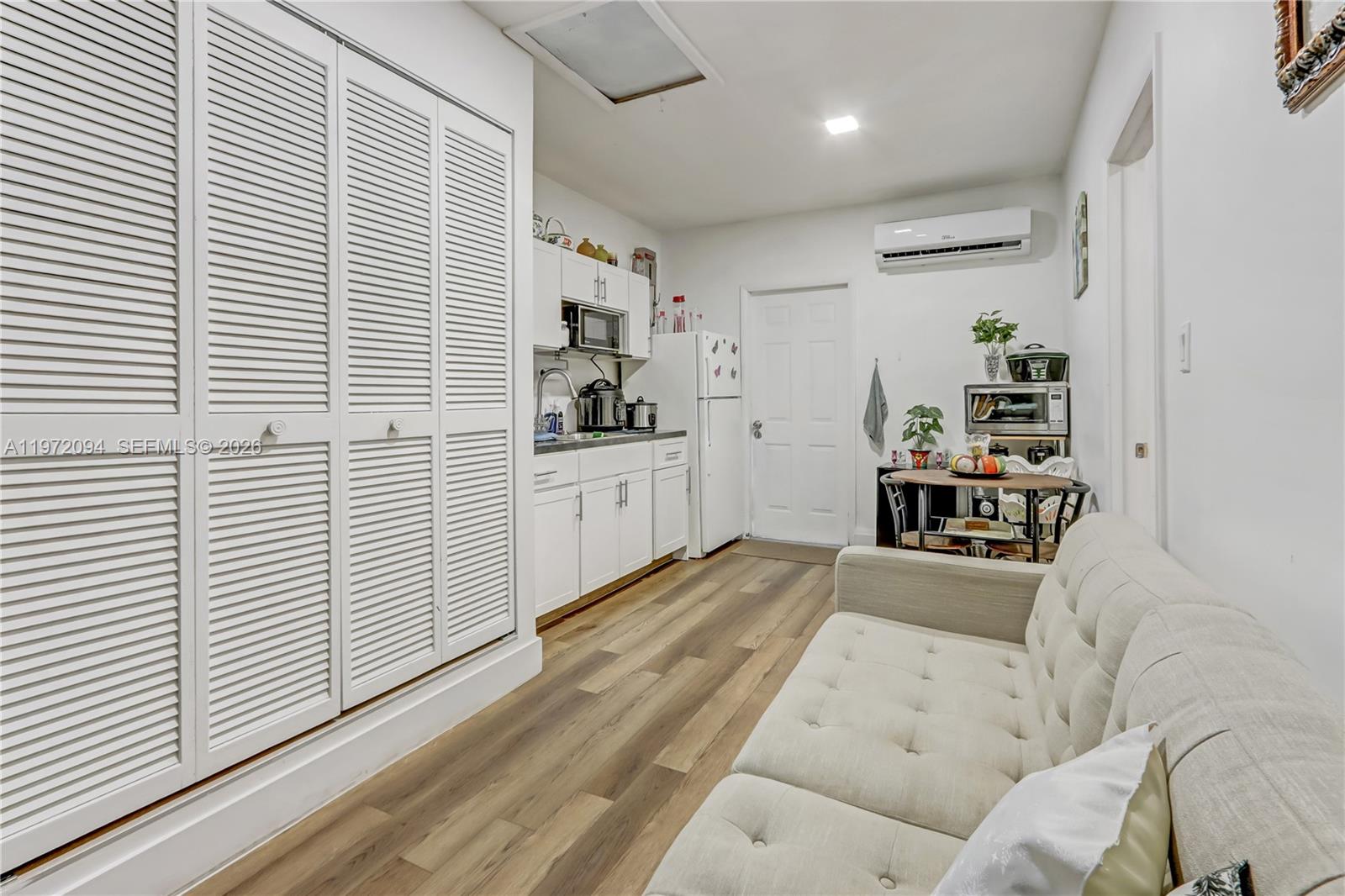 ROYAL GLEN - Residential