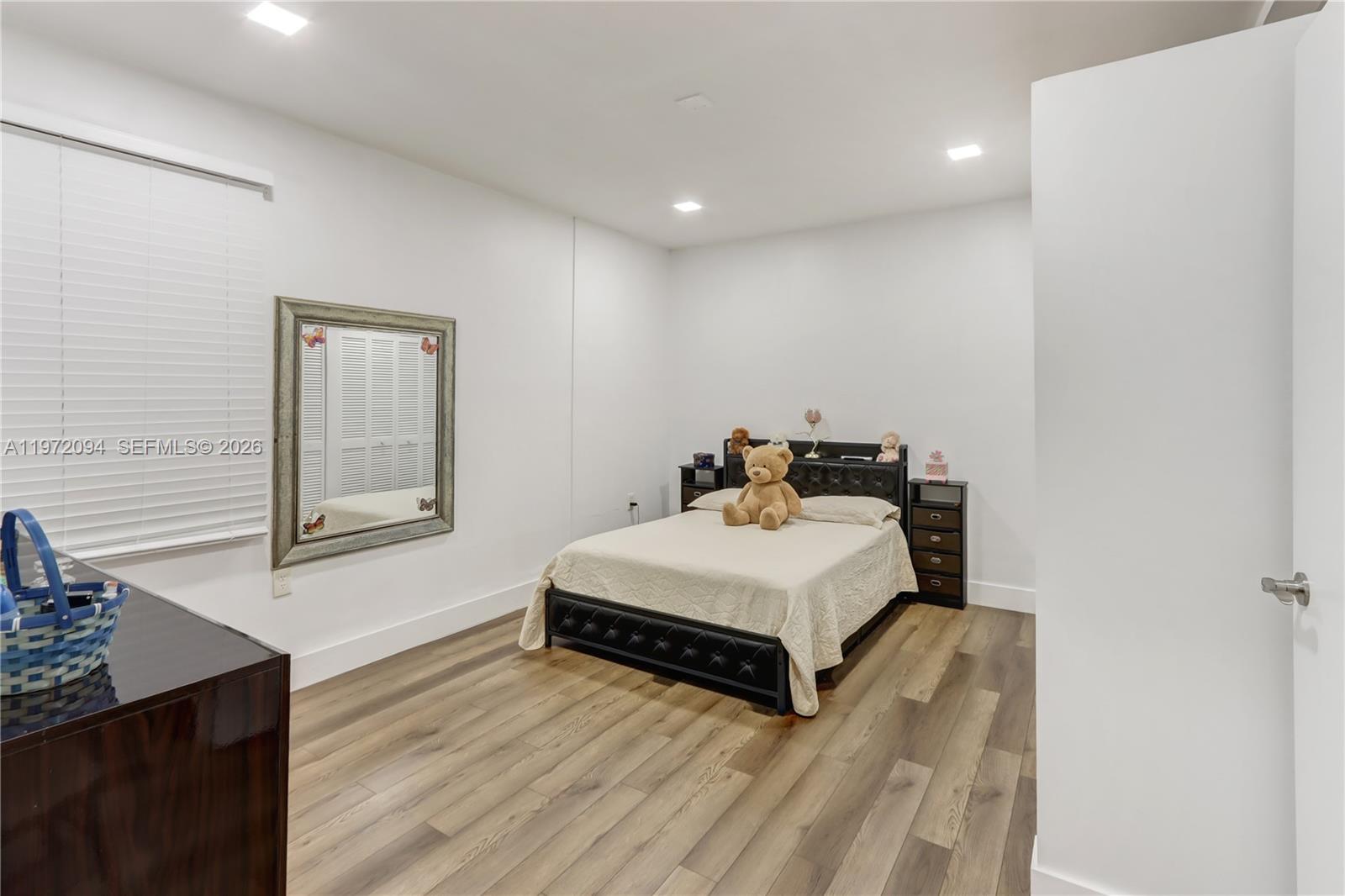 ROYAL GLEN - Residential