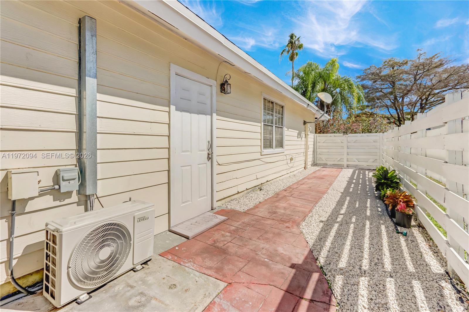 ROYAL GLEN - Residential