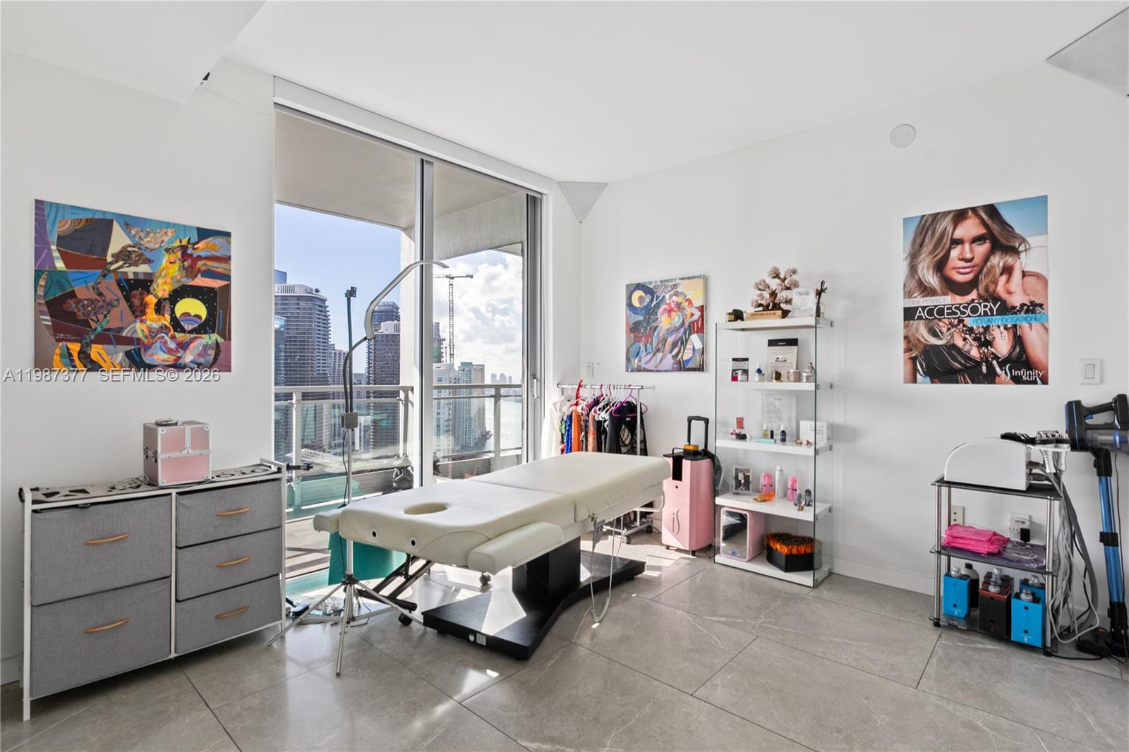 IVY CONDO - Residential