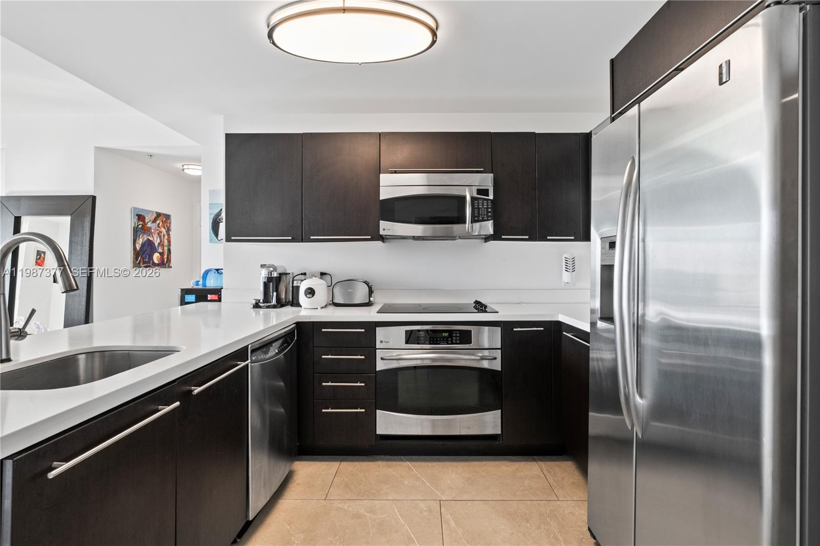 IVY CONDO - Residential