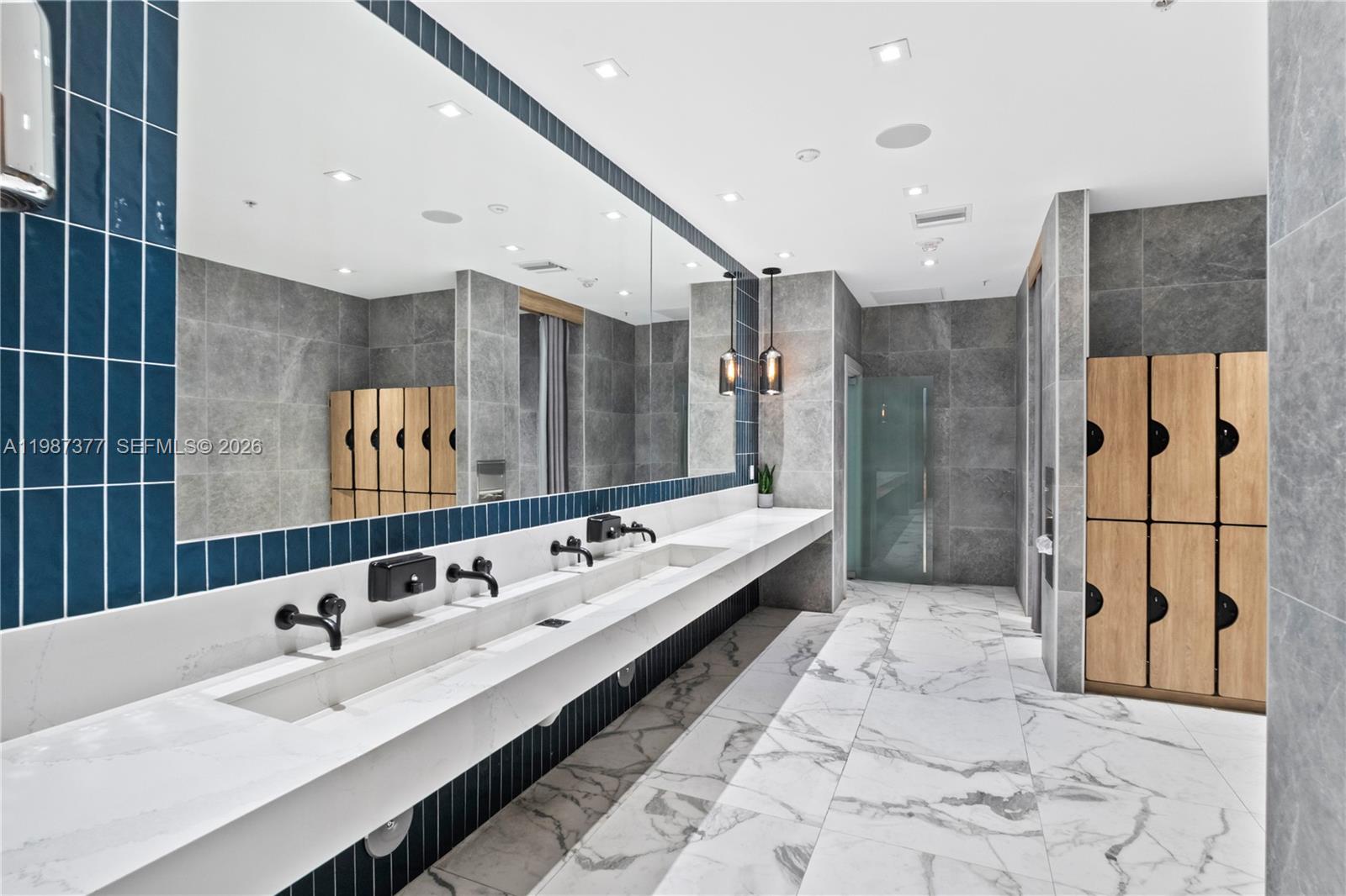 IVY CONDO - Residential