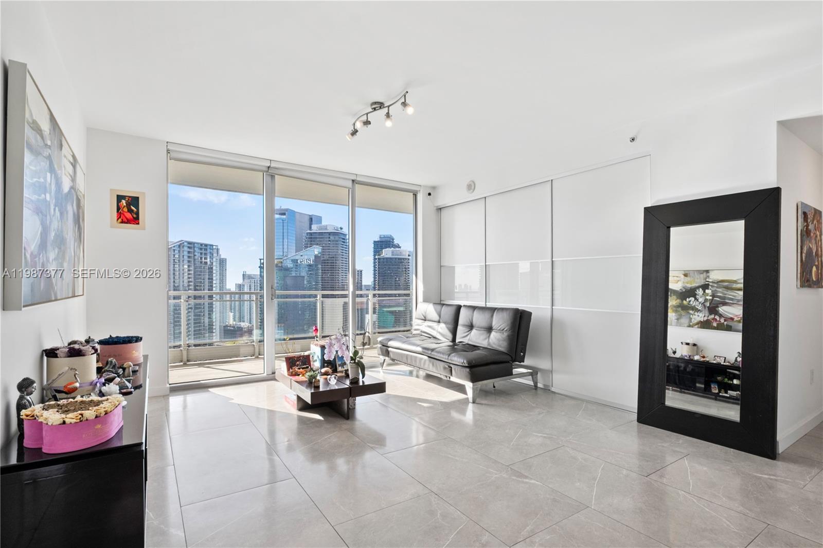 IVY CONDO - Residential