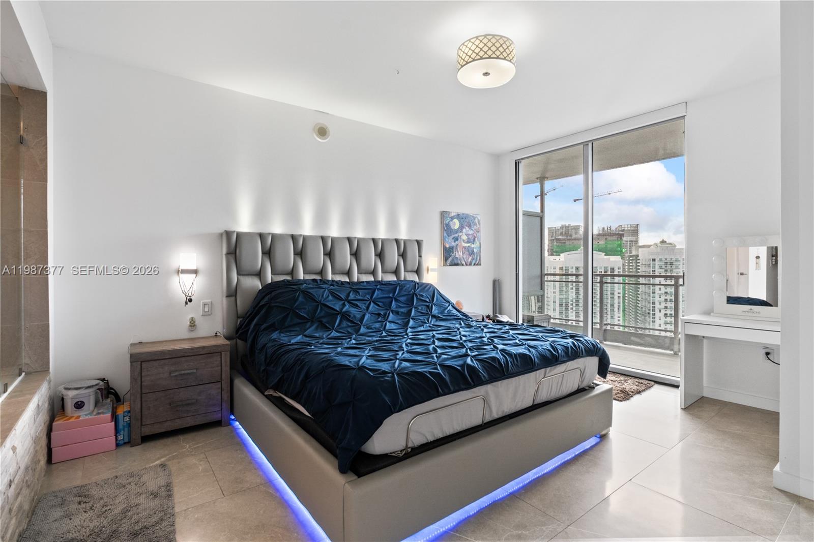 IVY CONDO - Residential