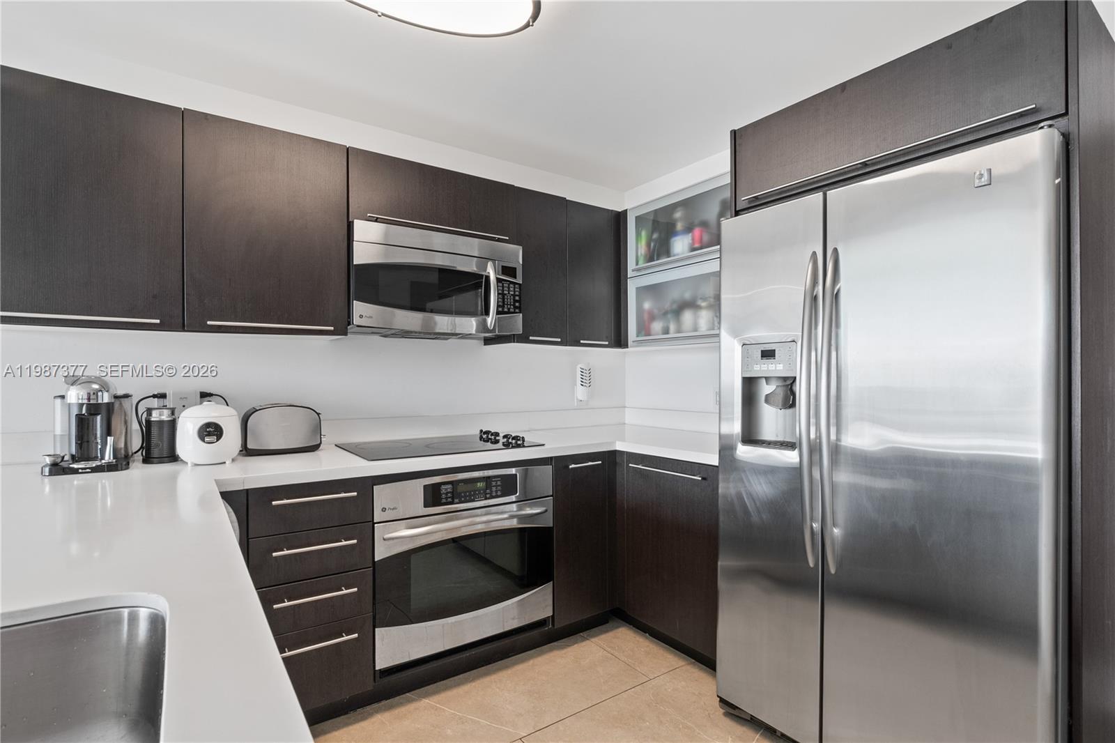 IVY CONDO - Residential