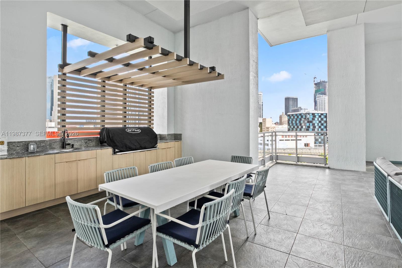 IVY CONDO - Residential