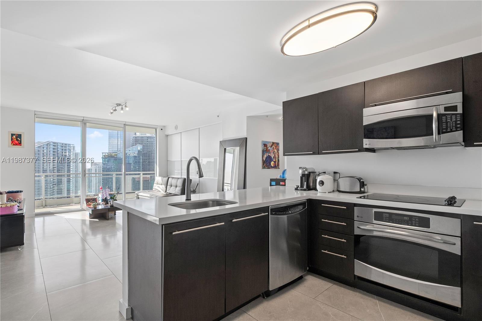 IVY CONDO - Residential