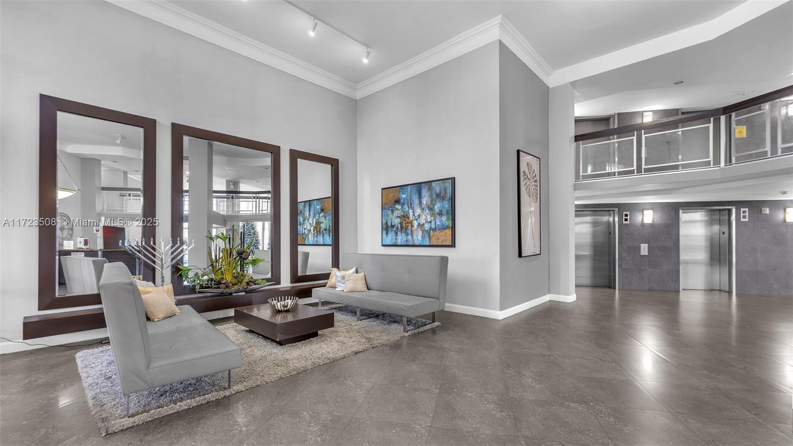 200 LESLIE CONDO - Residential