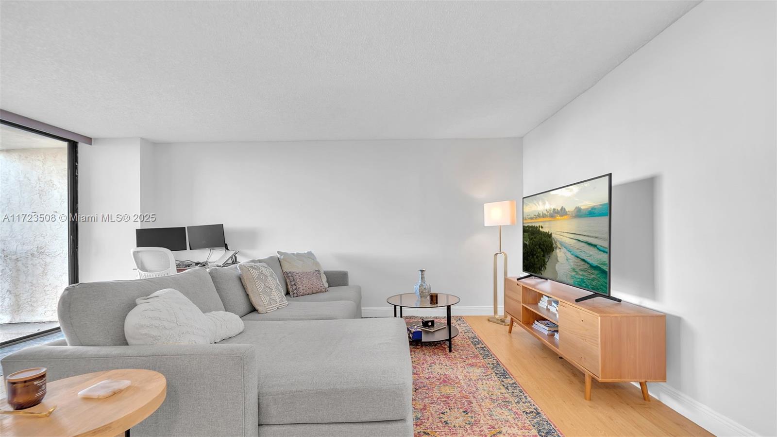 200 LESLIE CONDO - Residential