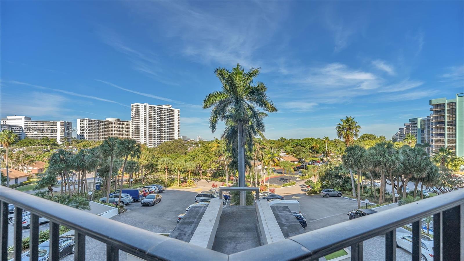 200 LESLIE CONDO - Residential