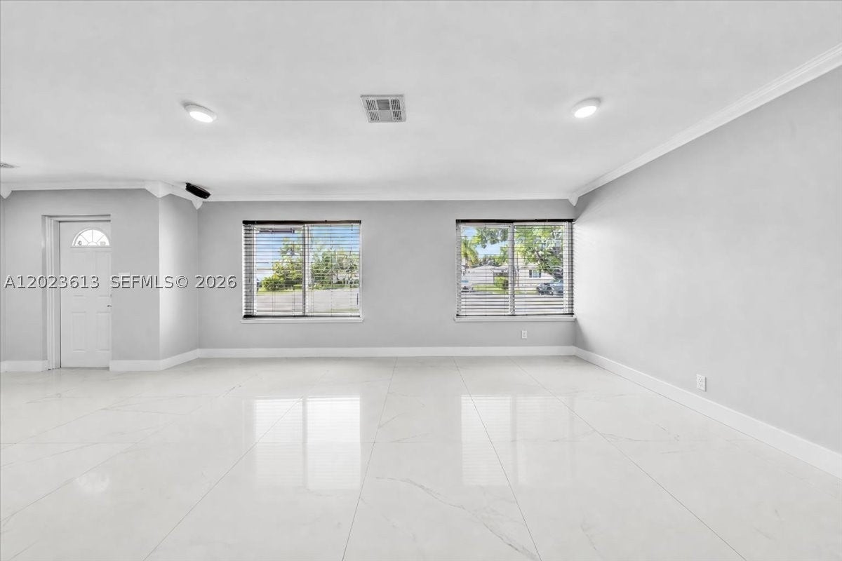 5260 SW 10th Ct