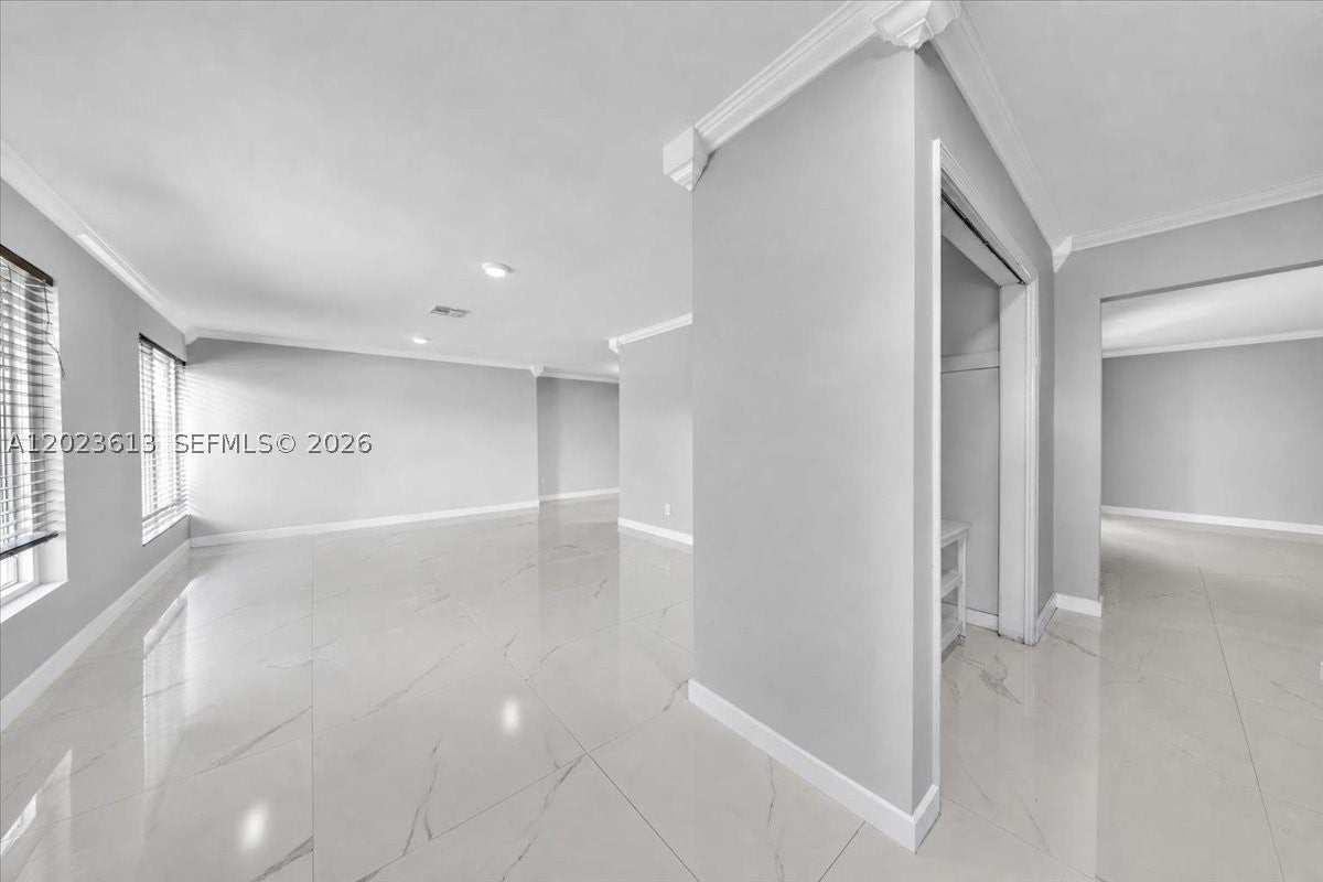 5260 SW 10th Ct