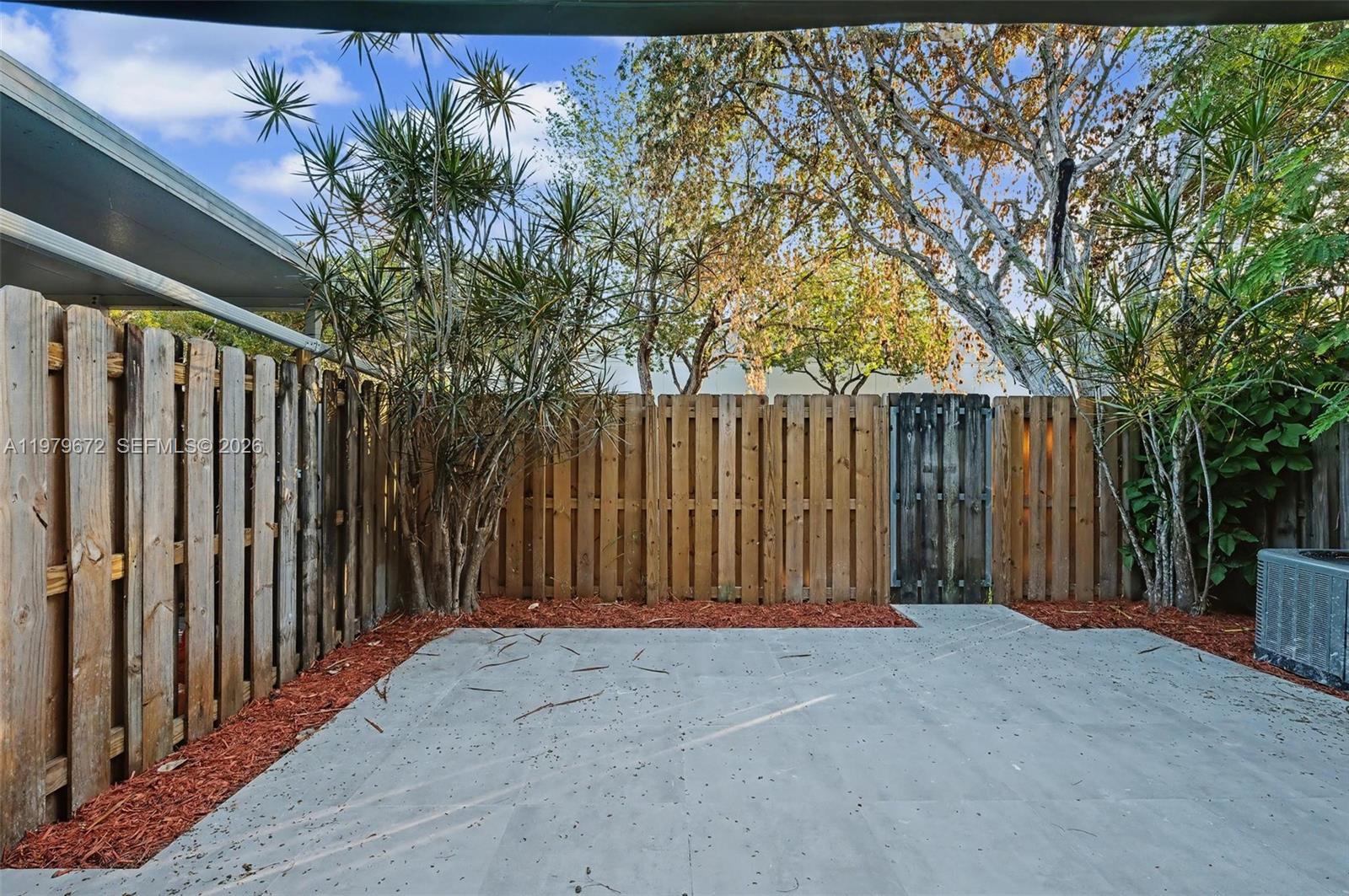 FLAMINGO LAKES TOWNHOUSE - Residential