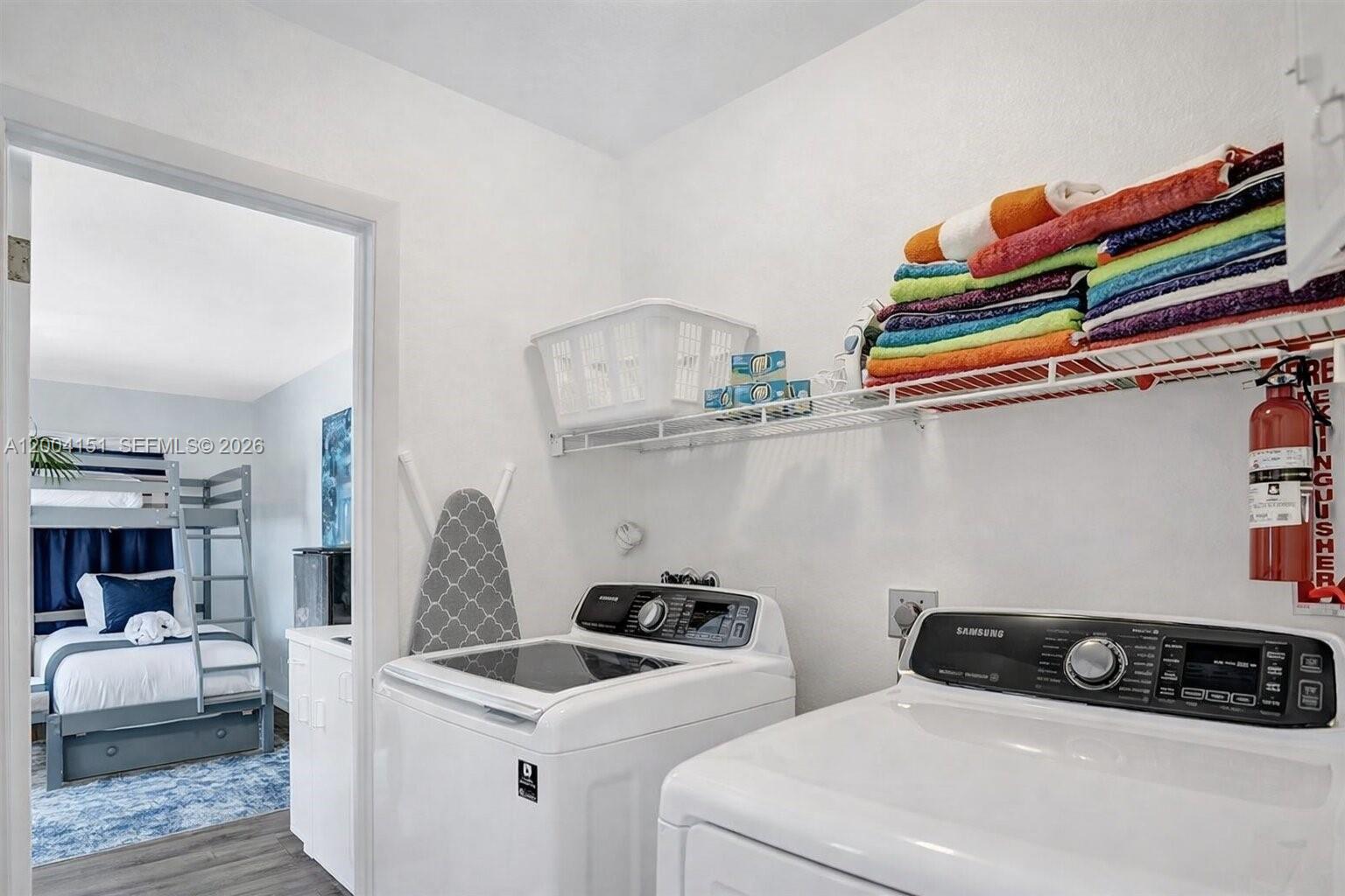 HOLLYWOOD HOMESITES HIGH - Residential