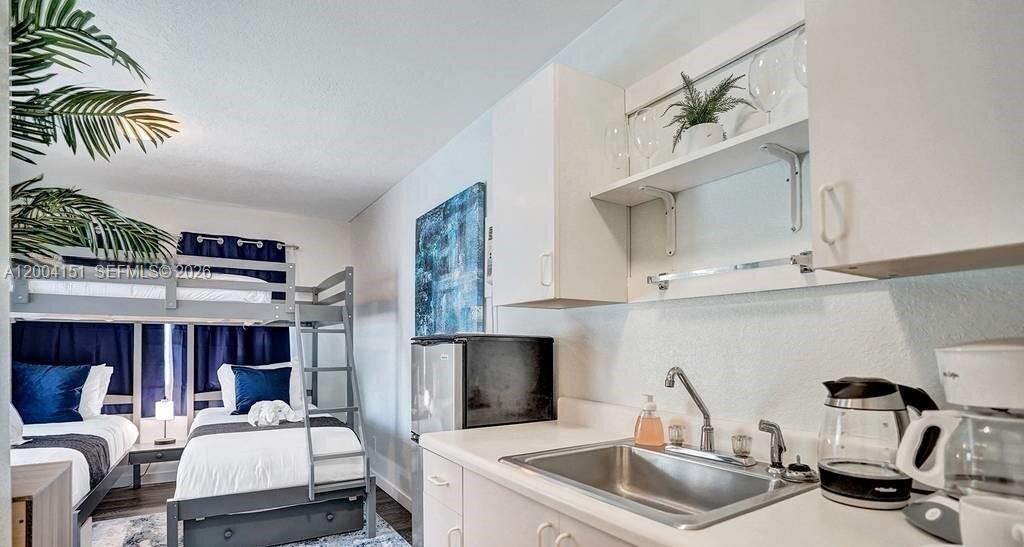 HOLLYWOOD HOMESITES HIGH - Residential