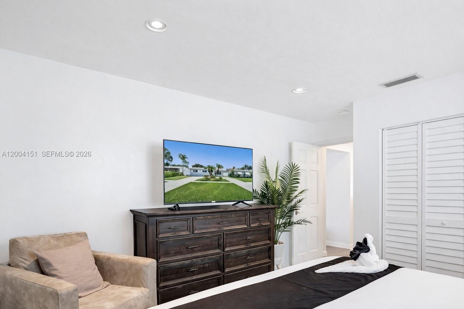 HOLLYWOOD HOMESITES HIGH - Residential