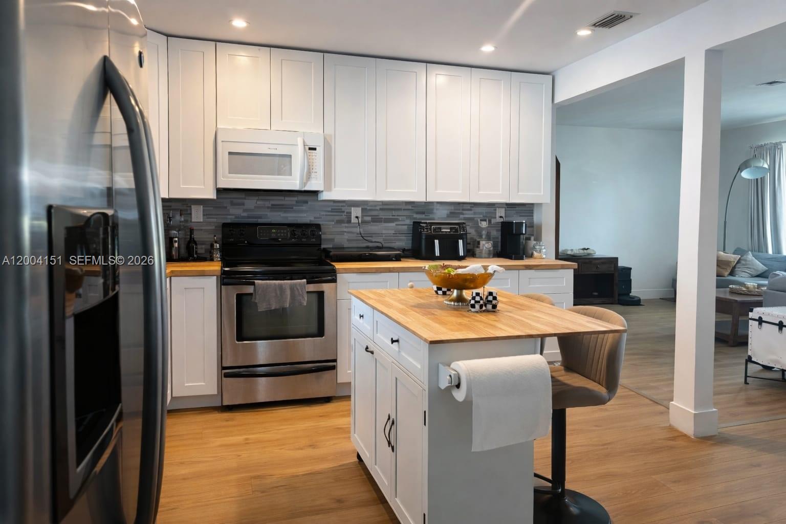 HOLLYWOOD HOMESITES HIGH - Residential