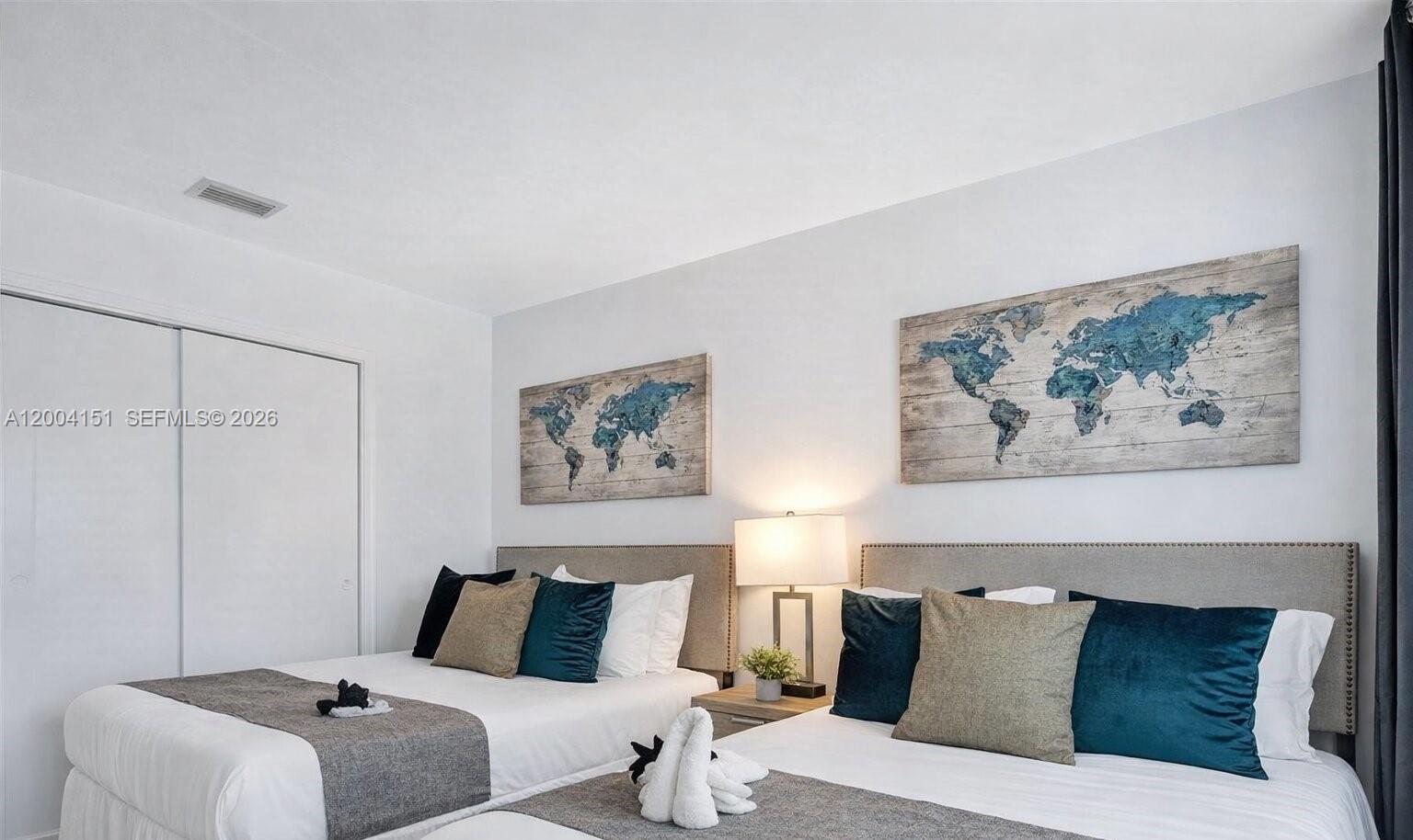 HOLLYWOOD HOMESITES HIGH - Residential